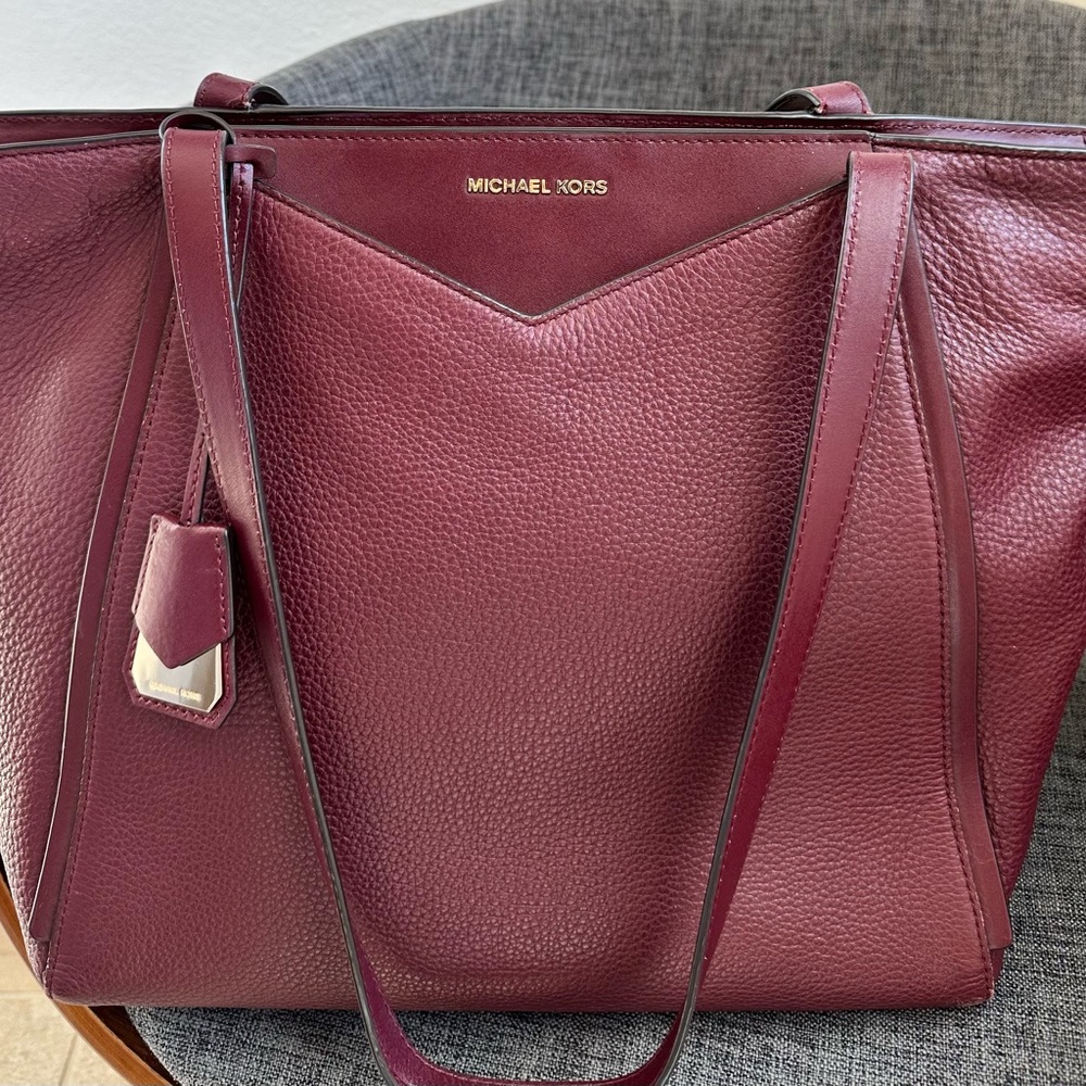 Michael Kors Deep Red Leather Tote，in very good condition